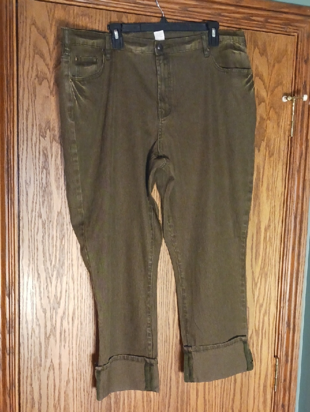 NWT Women's DG2 By Diane Gilman Cuffed Jean Capris